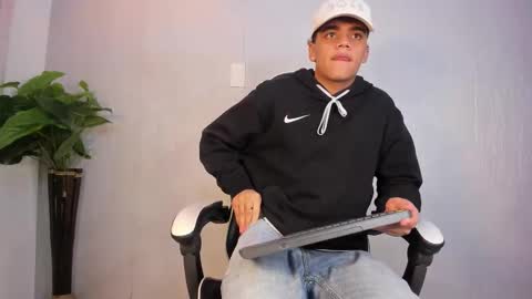 Isaac  online show from 01/10/26, 11:45