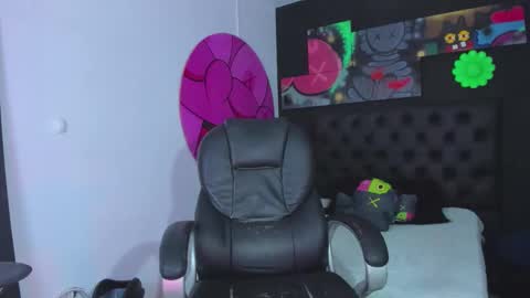 isaac_cryston online show from 09/30/25, 07:30