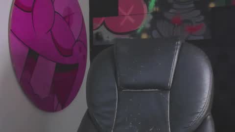 isaac_cryston online show from 10/08/25, 08:17