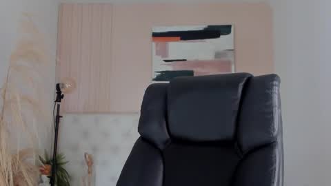 isaac_cryston online show from 10/23/25, 07:34