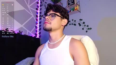 Snapshot of isaac_saenz chatting on 12/03/24, 01:52 Isaac Saenz. online show from 12/03/24, 01:52