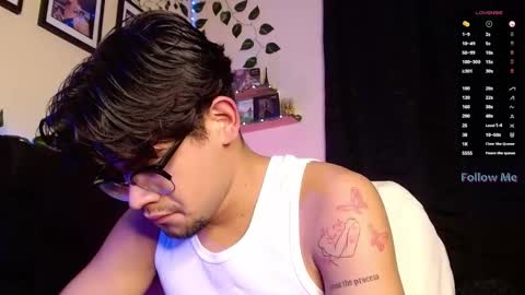 Snapshot of isaac_saenz chatting on 02/17/25, 11:31 Isaac Saenz. online show from 02/17/25, 11:31