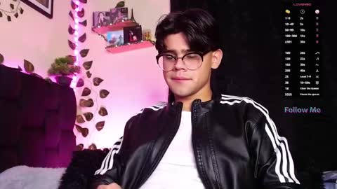 Snapshot of isaac_saenz chatting on 02/22/25, 12:05 Isaac Saenz. online show from 02/22/25, 12:05