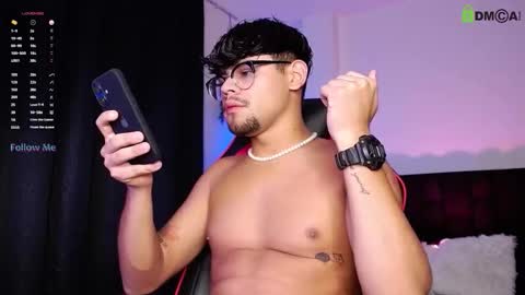 Snapshot of isaac_saenz chatting on 09/23/25, 11:19 Isaac Saenz. online show from 09/23/25, 11:19