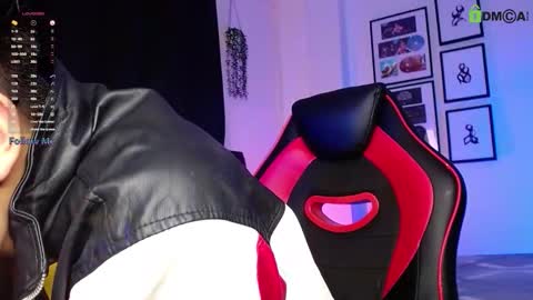 Isaac Saenz. online show from 12/16/25, 11:32