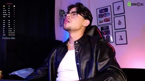 Isaac Saenz. online show from 01/12/26, 09:20