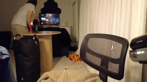 isaac online show from 04/20/26, 09:56