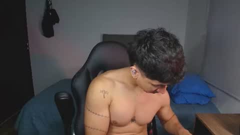Snapshot of isaac_sttone01 chatting on 07/11/26, 01:41 muscle isaac online show from 07/11/26, 01:41