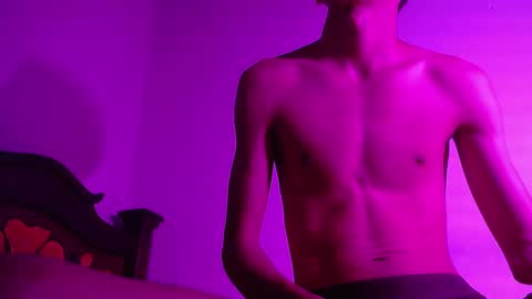 isaac online show from 01/05/25, 03:43