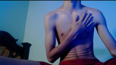 isaac online show from 03/04/25, 07:08