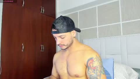 Snapshot of isaacs11 chatting on 07/09/26, 01:04 Isaac Surez online show from 07/09/26, 01:04