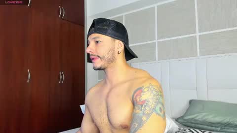 Snapshot of isaacs11 chatting on 07/13/26, 12:52 Isaac Surez online show from 07/13/26, 12:52