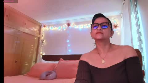 Isabeel Sofia online show from 05/17/26, 11:39
