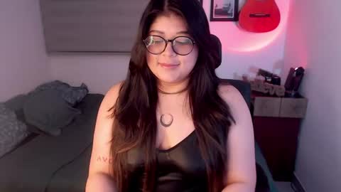 Snapshot of isabel_art chatting on 07/19/26, 09:13 Call me ISA online show from 07/19/26, 09:13