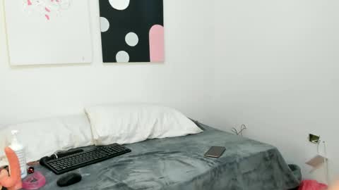 isabella online show from 01/15/25, 03:33