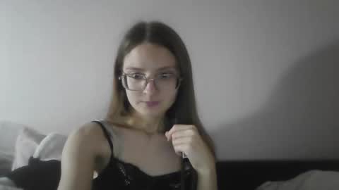 isabel_loveee online show from 02/03/26, 05:40