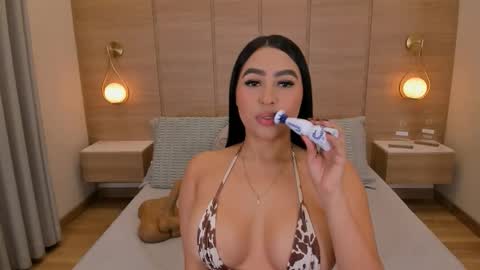 Isa online show from 02/10/26, 03:54