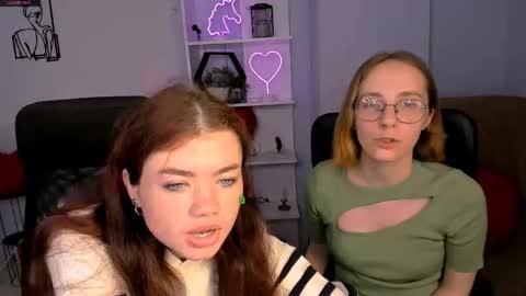 Snapshot of isabel_wave chatting on 11/10/25, 08:13 isabel online show from 11/10/25, 08:13