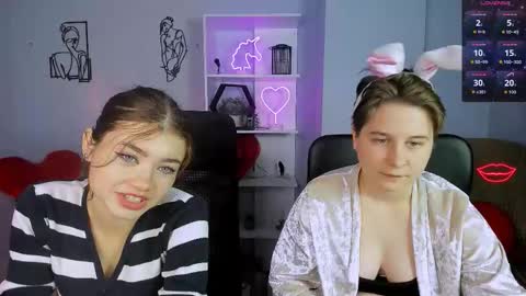 Snapshot of isabel_wave chatting on 11/15/25, 01:29 isabel online show from 11/15/25, 01:29