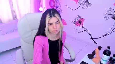 Snapshot of isabela_fiorelli chatting on 11/11/25, 01:33 isabela_fiorelli online show from 11/11/25, 01:33