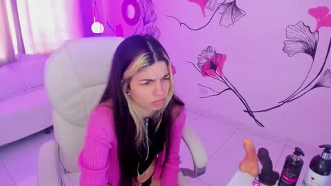 Snapshot of isabela_fiorelli chatting on 11/18/25, 01:04 isabela_fiorelli online show from 11/18/25, 01:04