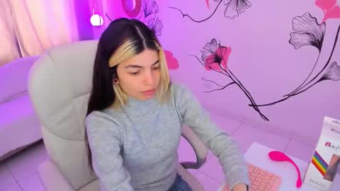 Snapshot of isabela_fiorelli chatting on 12/02/25, 01:05 isabela_fiorelli online show from 12/02/25, 01:05