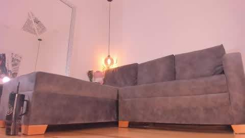 Isabela online show from 09/28/25, 11:59