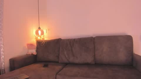 Isabela online show from 10/28/25, 12:09