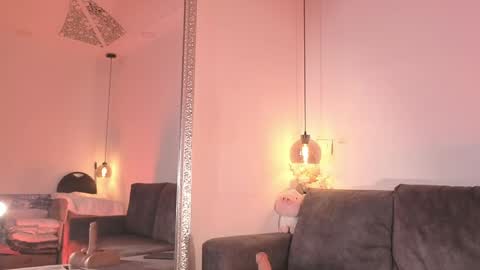 Isabela online show from 04/07/26, 11:43