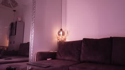Snapshot of isabela_franco_ chatting on 07/14/26, 11:49 Isabela online show from 07/14/26, 11:49