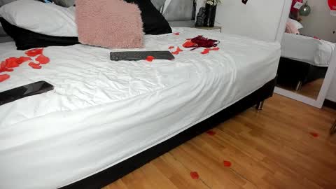 Mommy Isa online show from 02/16/26, 04:30