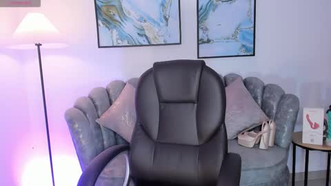 isabela romano online show from 11/14/25, 12:53