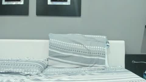 isabela online show from 09/15/25, 10:37