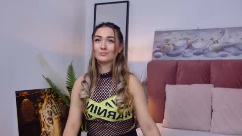 Snapshot of isabelasasha chatting on 02/07/25, 03:52 Isa online show from 02/07/25, 03:52