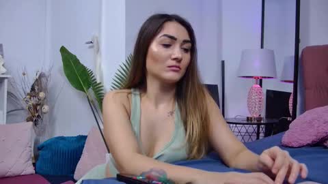 Snapshot of isabelasasha chatting on 02/23/25, 07:07 Isa online show from 02/23/25, 07:07