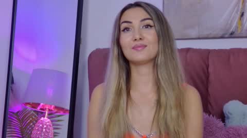 Snapshot of isabelasasha chatting on 10/09/25, 02:37 Isa online show from 10/09/25, 02:37