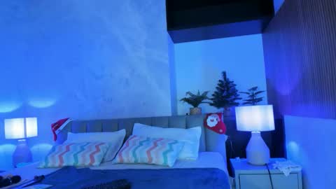 isabelastefano online show from 12/16/25, 03:22