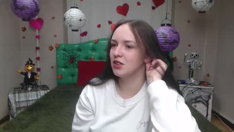 IsabelBlackberry online show from 11/02/25, 06:05