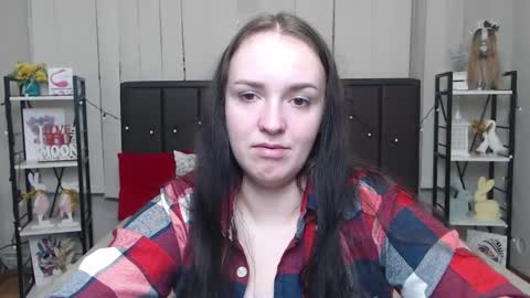 IsabelBlackberry online show from 11/23/25, 06:13