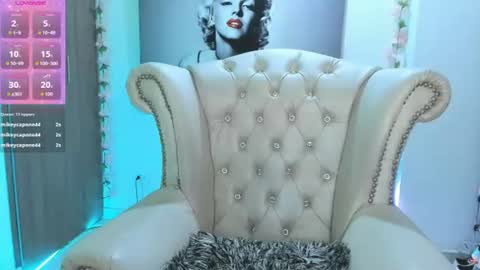 Snapshot of isabelhot1 chatting on 06/18/26, 06:56 Isabel online show from 06/18/26, 06:56