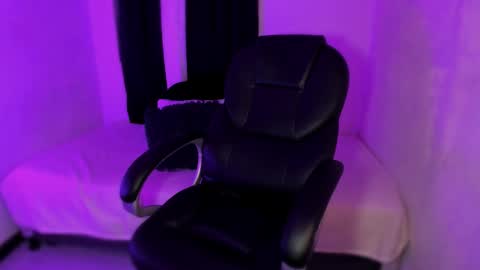 isabella online show from 01/16/26, 12:58