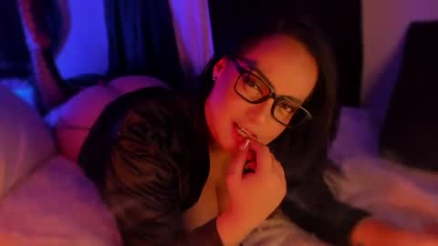 Snapshot of isabelitha chatting on 07/11/26, 03:42 isabella online show from 07/11/26, 03:42