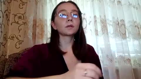 Snapshot of isabelkim_ chatting on 07/11/26, 12:52 Isabel online show from 07/11/26, 12:52