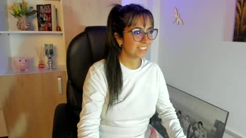 Snapshot of isabella22_1 chatting on 02/19/25, 03:06 Isabella22 1 online show from 02/19/25, 03:06