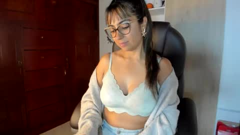 Isabella22 1 online show from 02/25/26, 02:54