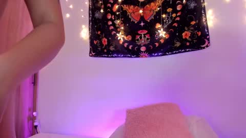 Isa...  online show from 02/08/25, 07:04