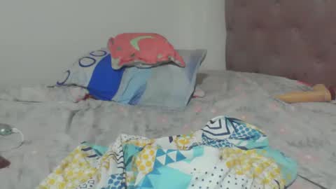 isabella online show from 02/14/25, 03:00