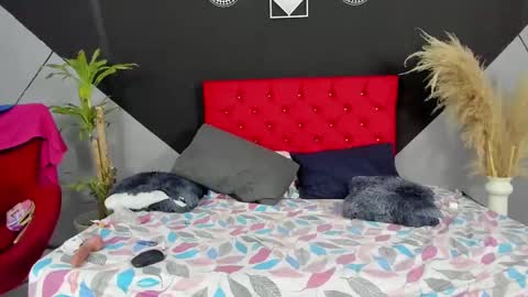 isabella_fire96 online show from 03/10/25, 05:07