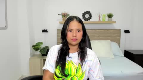 Snapshot of isabella_florez22 chatting on 01/25/25, 12:06 Isabel florez online show from 01/25/25, 12:06