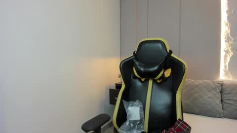 Isabel florez online show from 03/17/26, 12:08